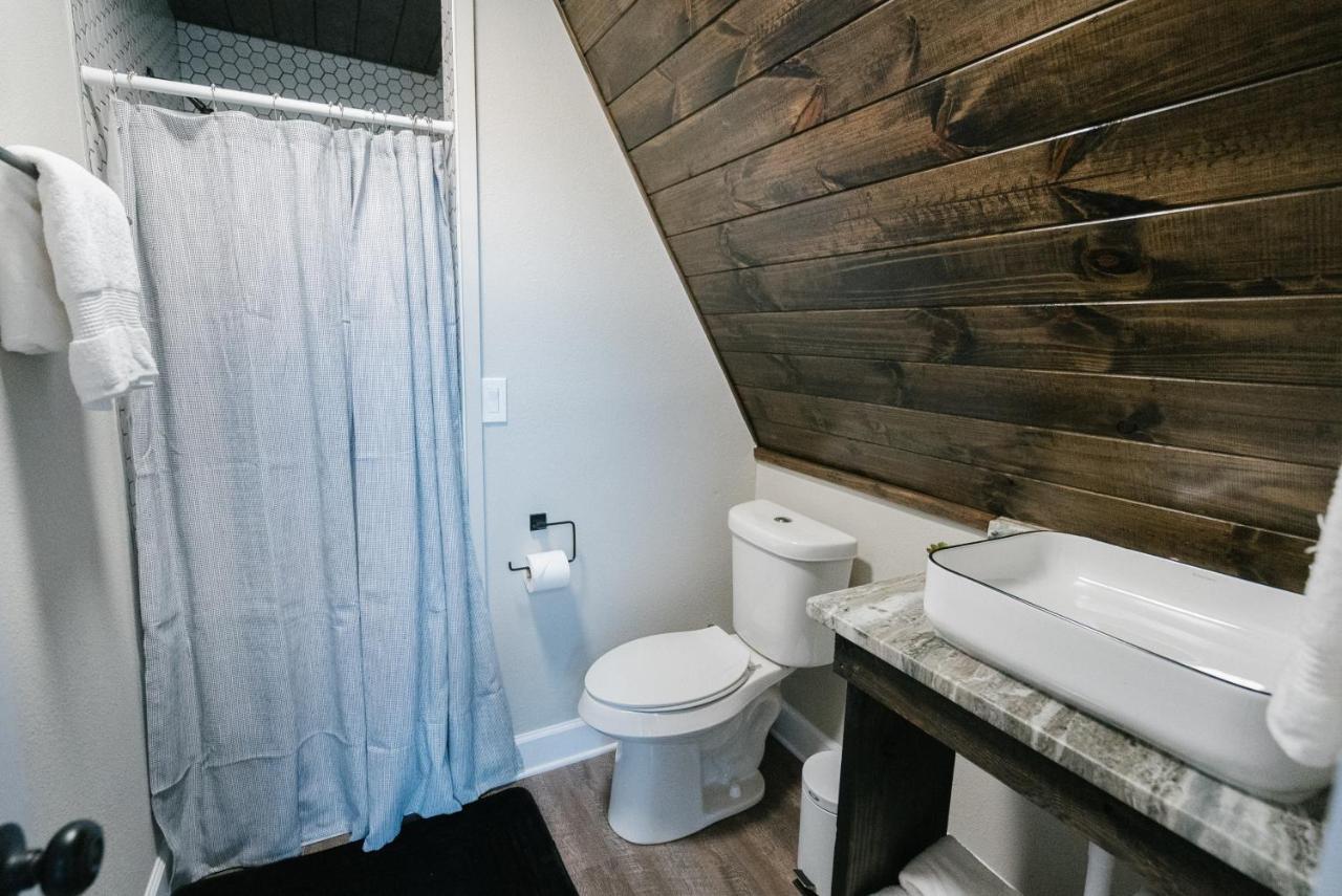 Dean's Den: Private Deck W/ Jacuzzi And A View * New Braunfels