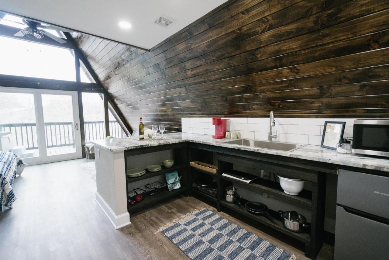 Dean's Den: Private Deck W/ Jacuzzi And A View