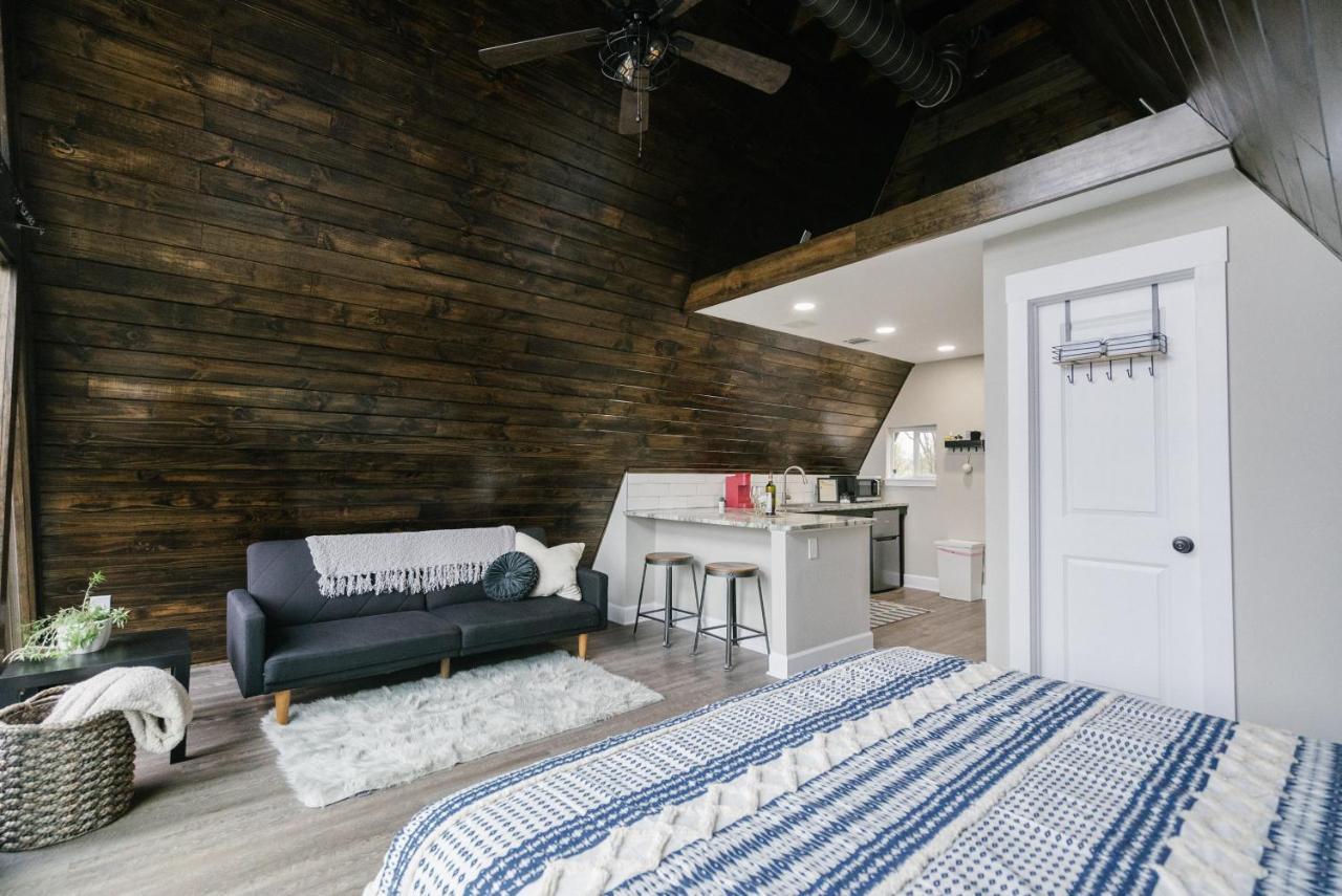 Dean's Den: Private Deck W/ Jacuzzi And A View