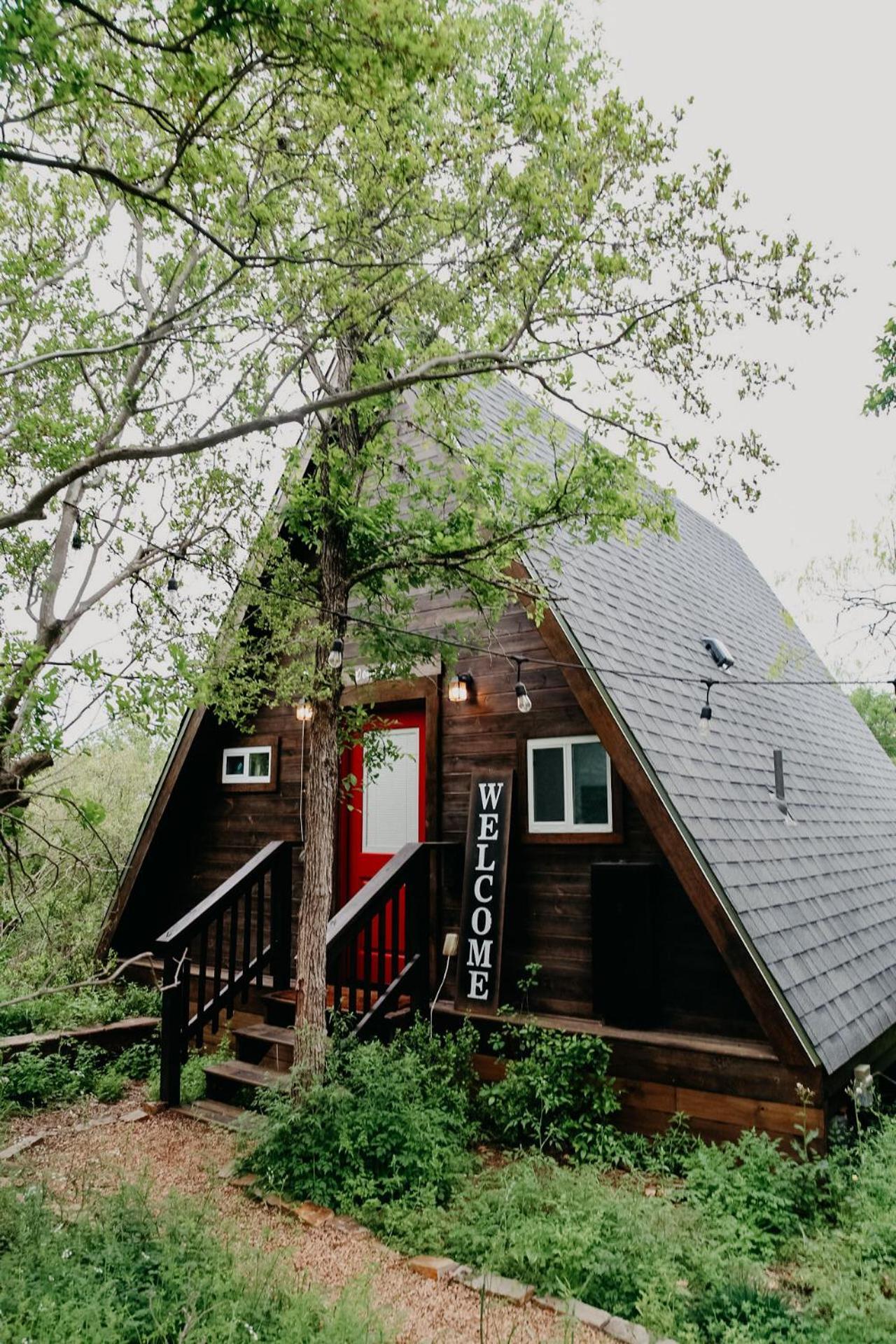 Chalet Dean's Den: Private Deck W/ Jacuzzi And A View